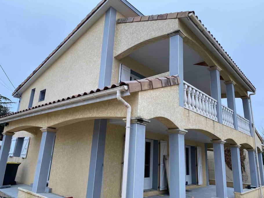 Villa Contemporaine Avec Piscine Romans-sur-Isère المظهر الخارجي الصورة